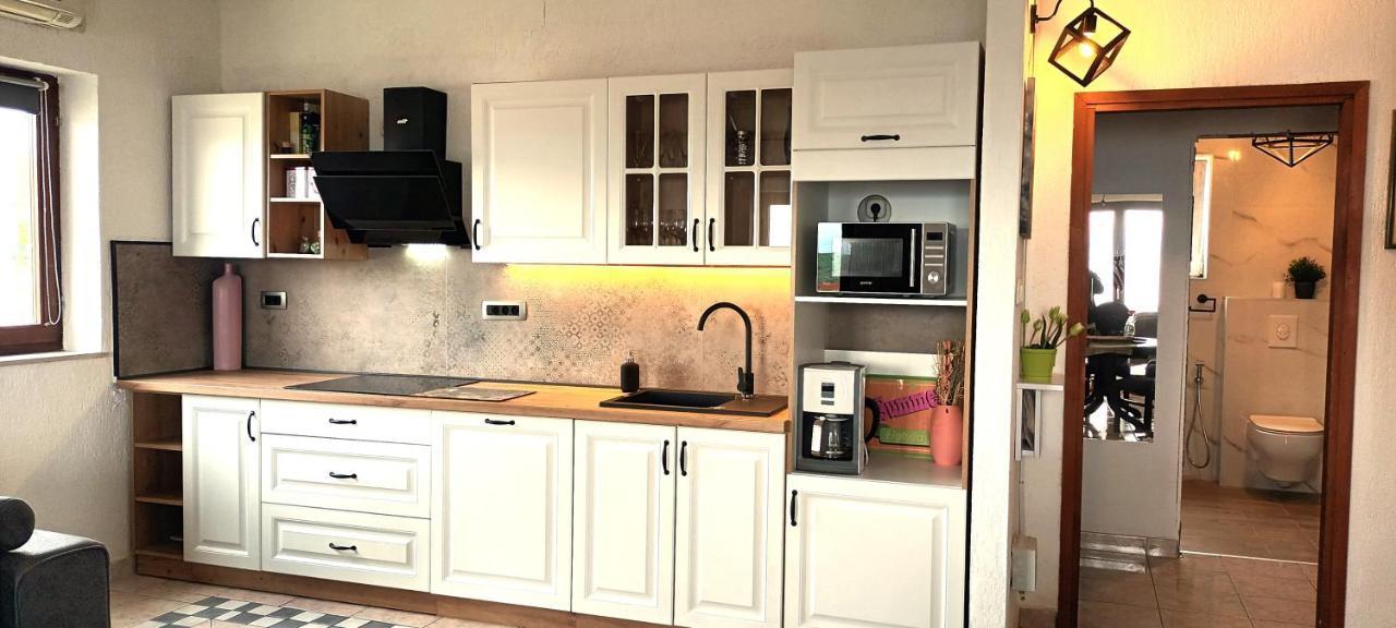 Olivista Croatia Apartments Njivice Dış mekan fotoğraf